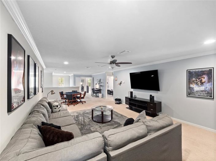 Image No.25-8 Bed Property for sale