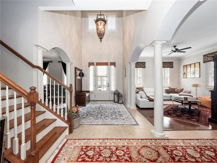 Image No.10-5 Bed Property for sale