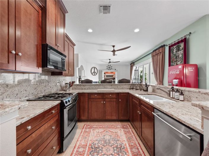 Image No.14-5 Bed Property for sale