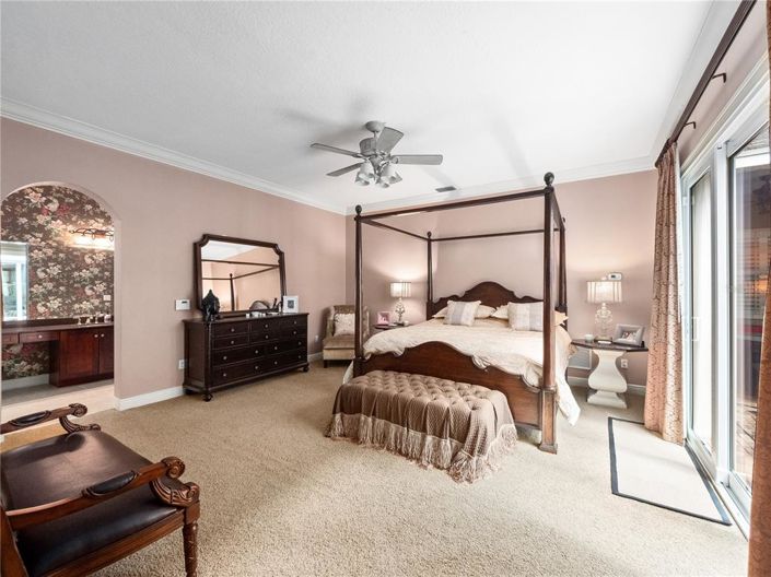 Image No.18-5 Bed Property for sale