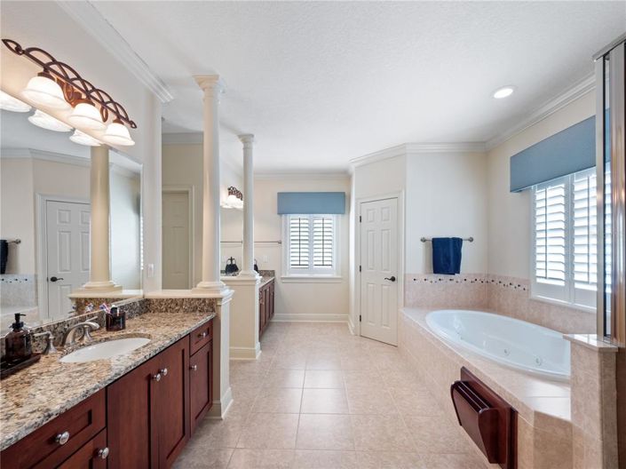 Image No.33-5 Bed Property for sale