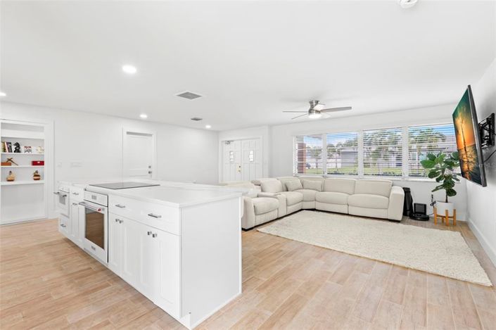 Image No.10-3 Bed Property for sale