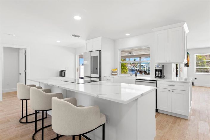 Image No.12-3 Bed Property for sale