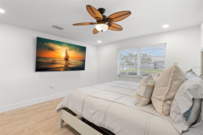 Image No.23-3 Bed Property for sale