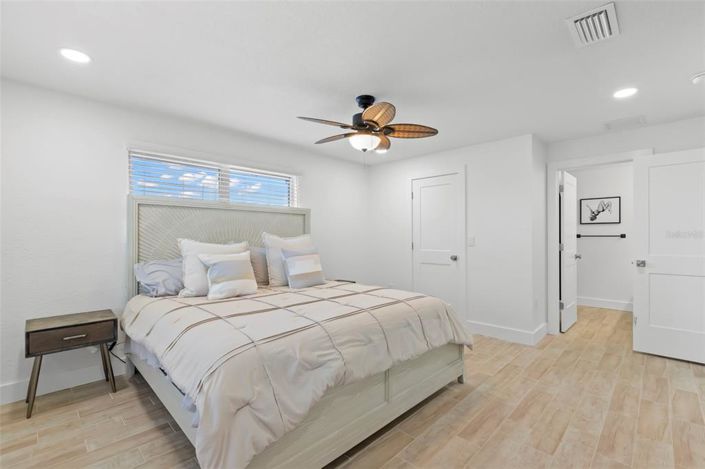 Image No.24-3 Bed Property for sale