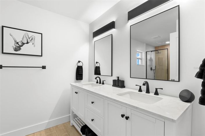 Image No.25-3 Bed Property for sale