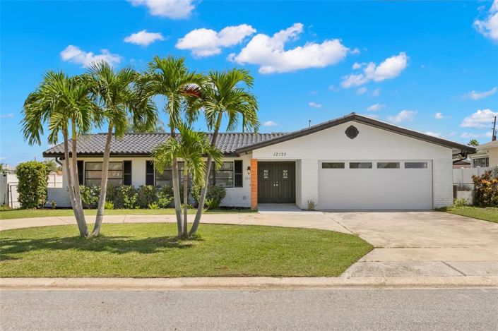 Image No.3-3 Bed Property for sale