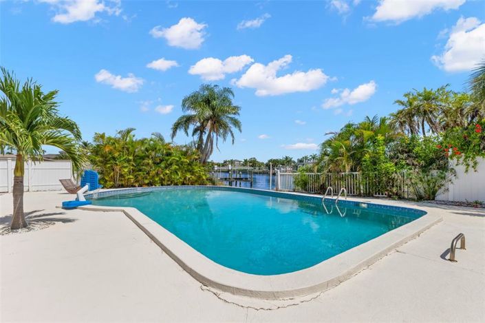 Image No.36-3 Bed Property for sale