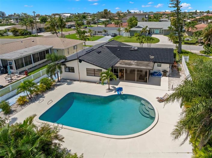 Image No.42-3 Bed Property for sale