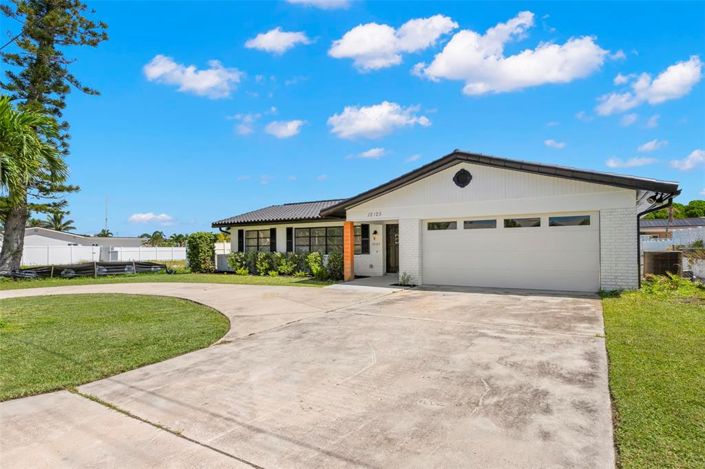 Image No.5-3 Bed Property for sale