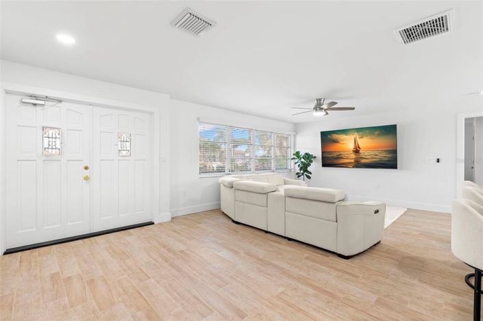 Image No.7-3 Bed Property for sale