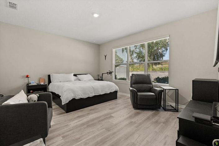 Image No.12-4 Bed Property for sale