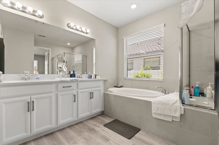 Image No.14-4 Bed Property for sale