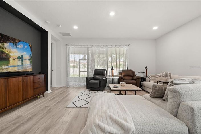 Image No.5-4 Bed Property for sale