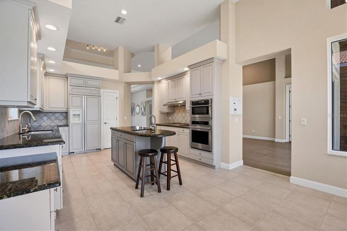 Image No.11-3 Bed Property for sale