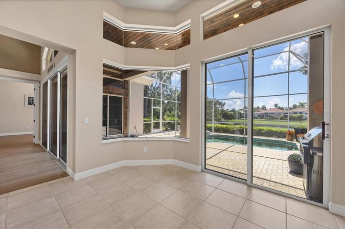 Image No.13-3 Bed Property for sale