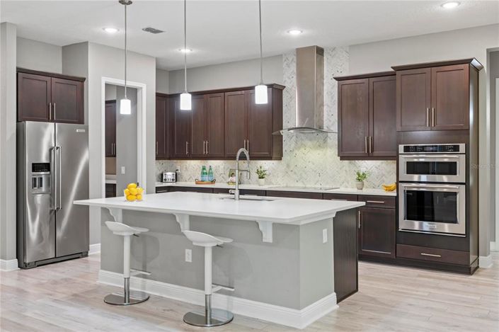 Image No.16-7 Bed Property for sale