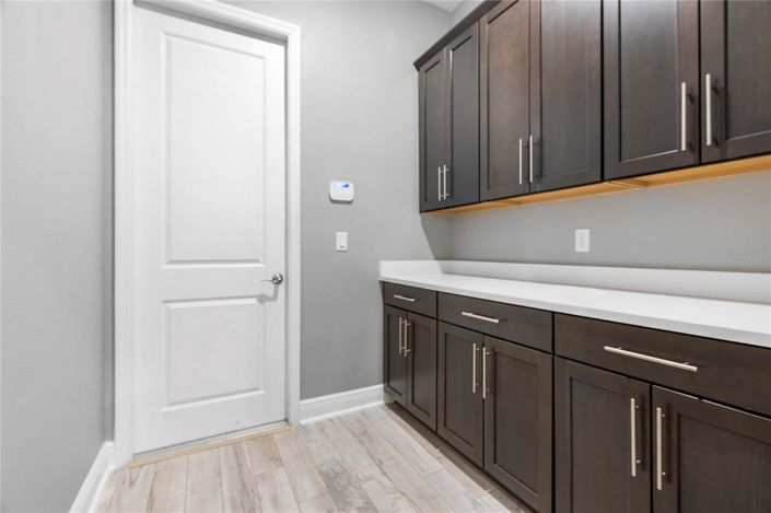 Image No.17-7 Bed Property for sale