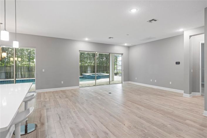 Image No.22-7 Bed Property for sale