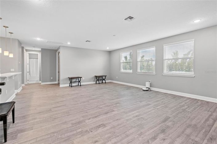 Image No.31-7 Bed Property for sale