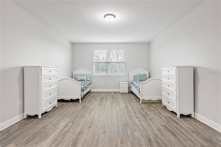 Image No.33-7 Bed Property for sale