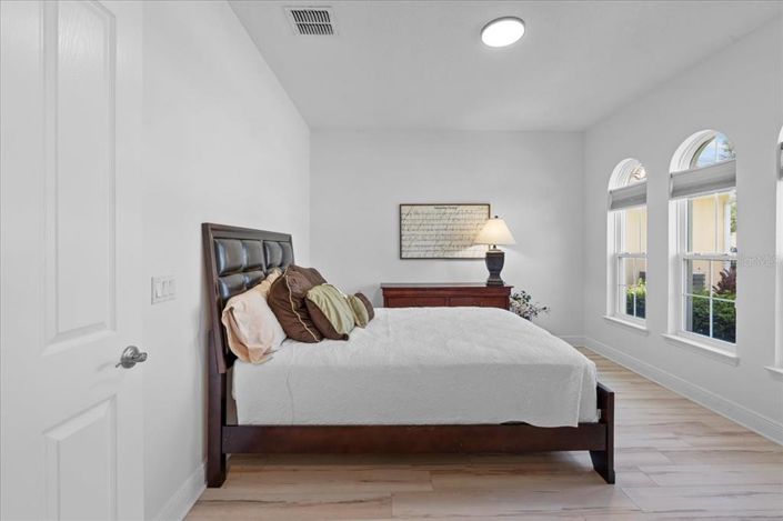 Image No.23-3 Bed Property for sale