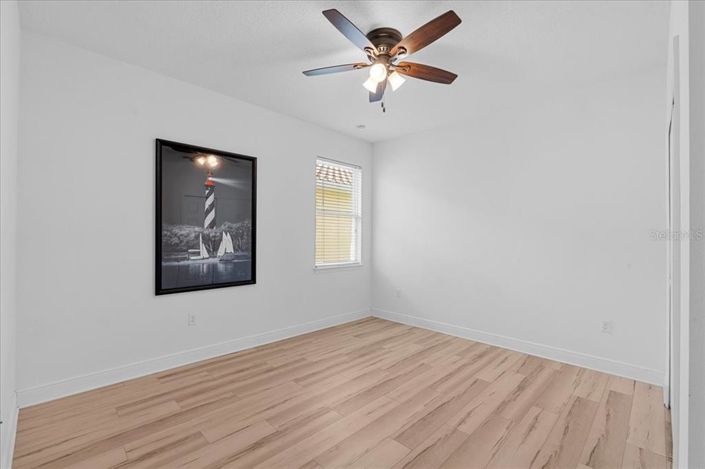 Image No.27-3 Bed Property for sale