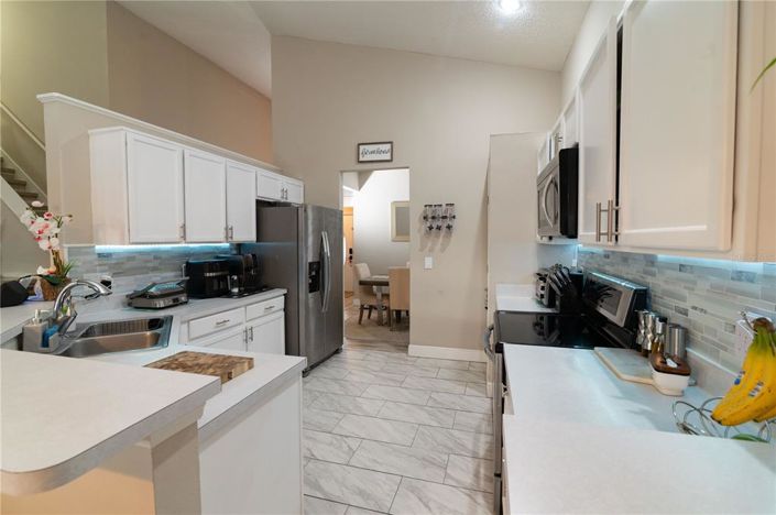 Image No.8-5 Bed Property for sale