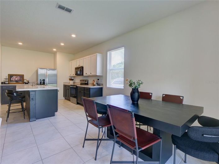 Image No.8-3 Bed Townhouse for sale