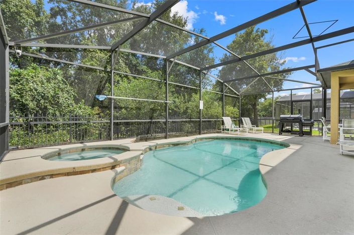 Image No.2-6 Bed Property for sale