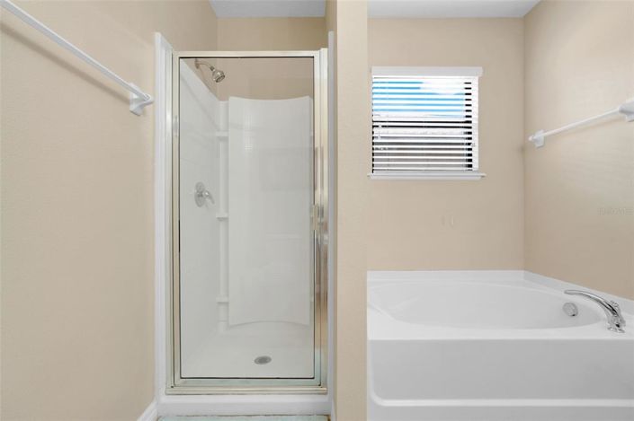 Image No.20-6 Bed Property for sale