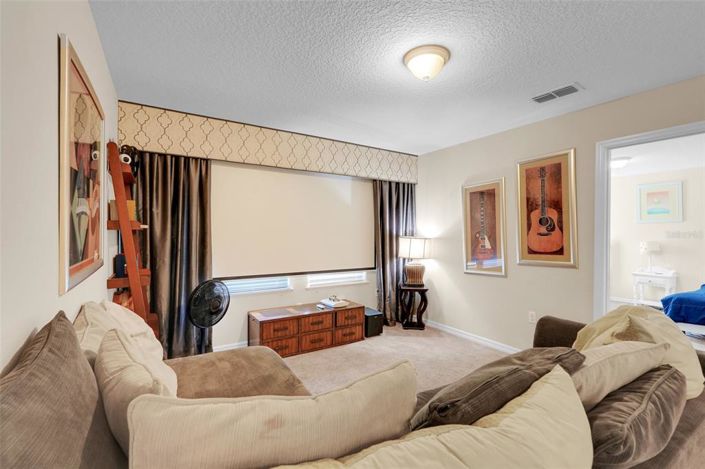 Image No.36-6 Bed Property for sale