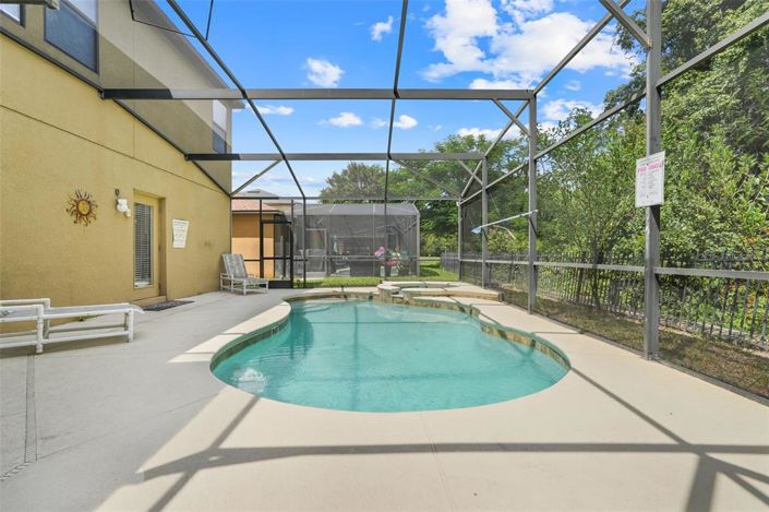 Image No.41-6 Bed Property for sale