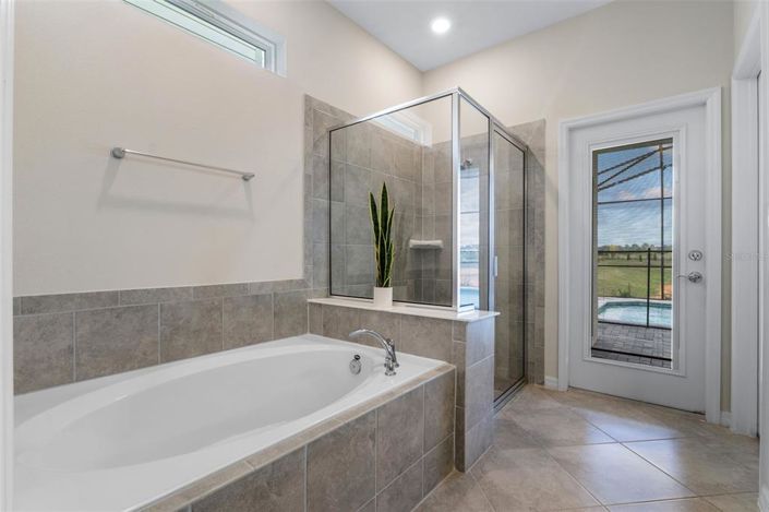 Image No.29-8 Bed Property for sale