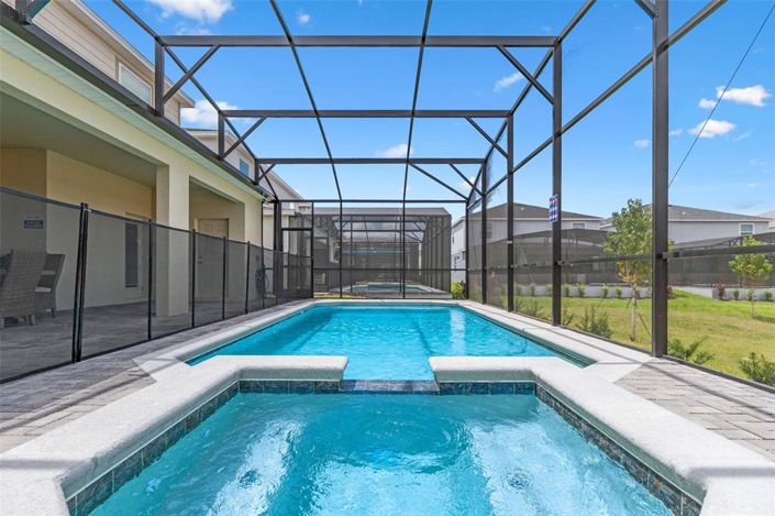 Image No.48-8 Bed Property for sale