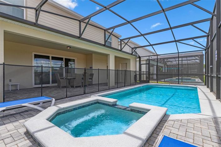 Image No.50-8 Bed Property for sale