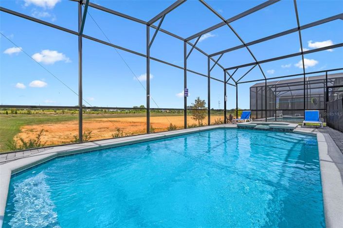 Image No.52-8 Bed Property for sale