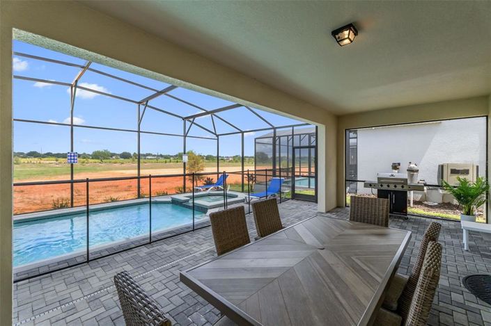 Image No.55-8 Bed Property for sale