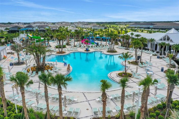 Image No.72-8 Bed Property for sale