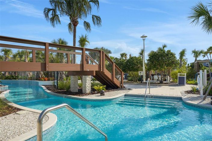 Image No.88-8 Bed Property for sale