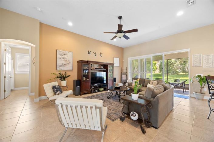 Image No.9-Propriété de 4 chambres à vendre à Kissimmee