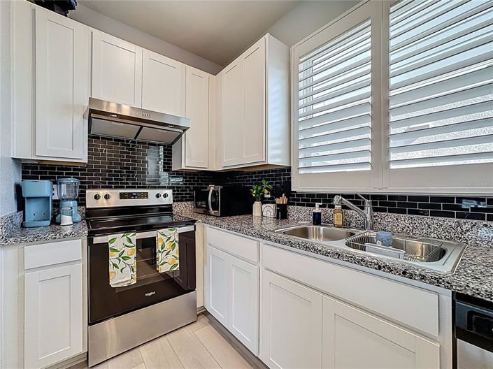 Image No.11-3 Bed Property for sale