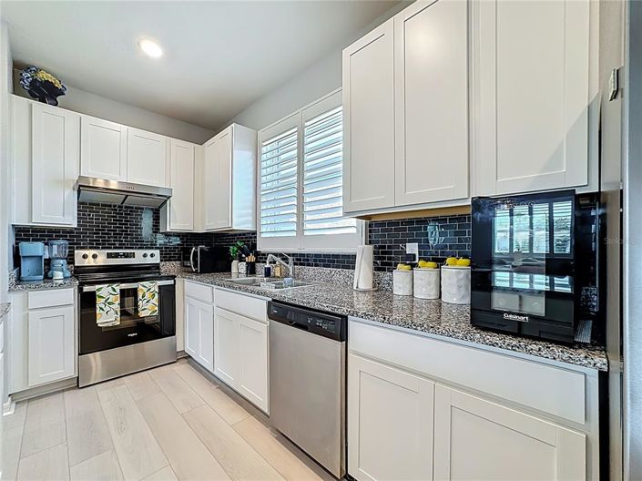 Image No.12-3 Bed Property for sale