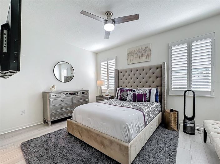 Image No.17-3 Bed Property for sale