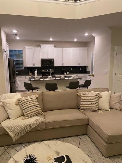 Image No.20-5 Bed Property for sale