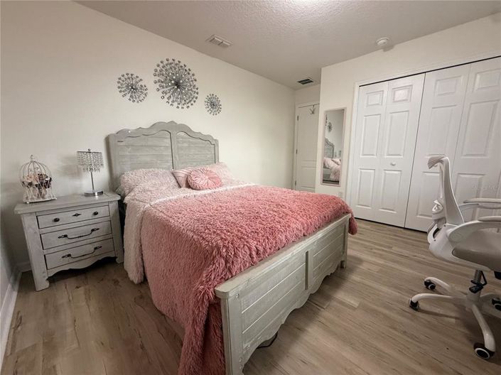 Image No.41-5 Bed Property for sale