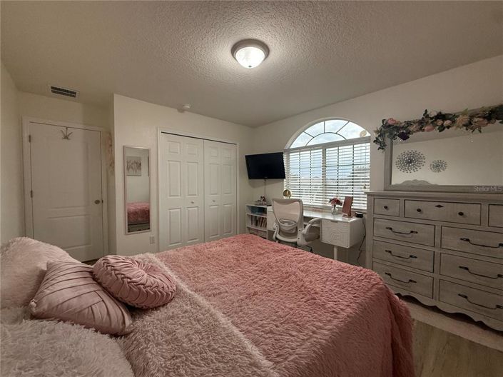 Image No.42-5 Bed Property for sale