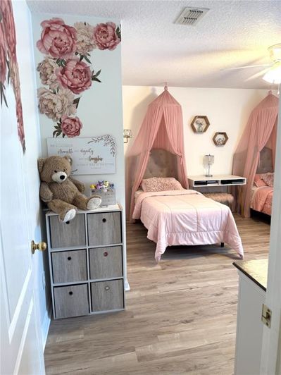 Image No.50-5 Bed Property for sale