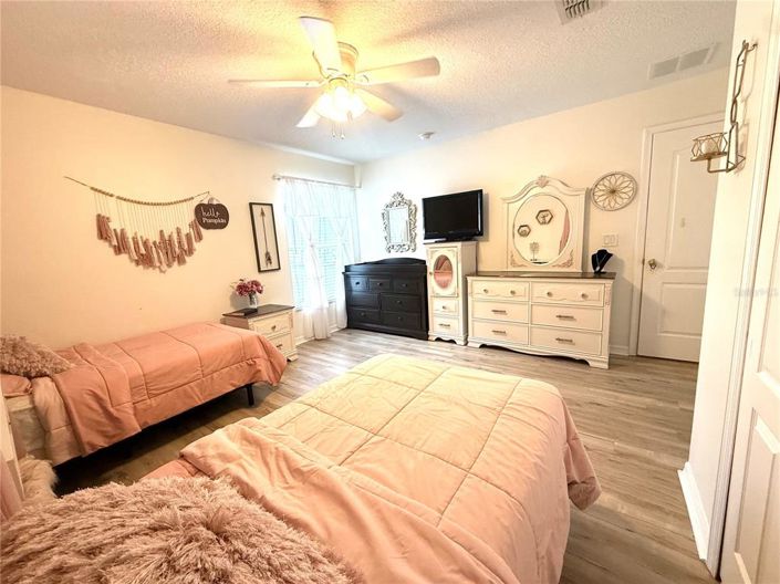 Image No.52-5 Bed Property for sale