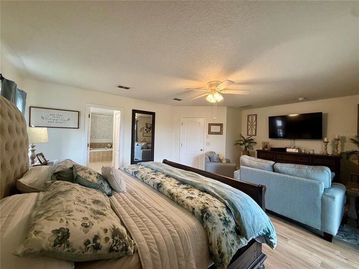 Image No.56-5 Bed Property for sale